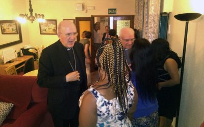 Carlos Osoro visita una casa de acogida de supervivientes de Trata de Mujeres