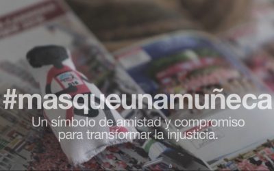 Medalla de Oro en resiliencia | #Másqueunamuñeca, merchandising social de la carrera